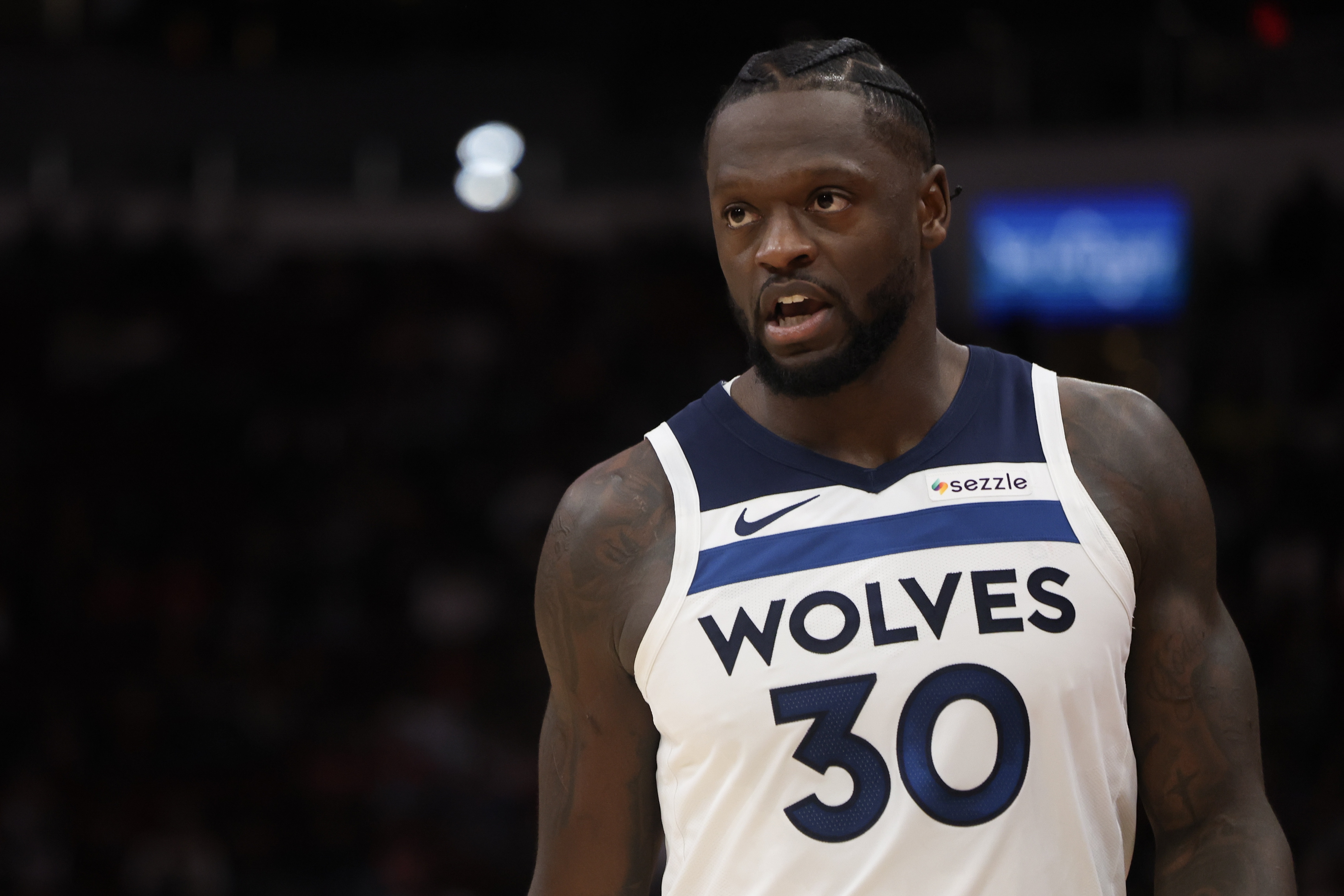 九游游戏-真尽力局！兰德尔25中14&amp;罚球11中9空砍赛季新高39分 第三节17分